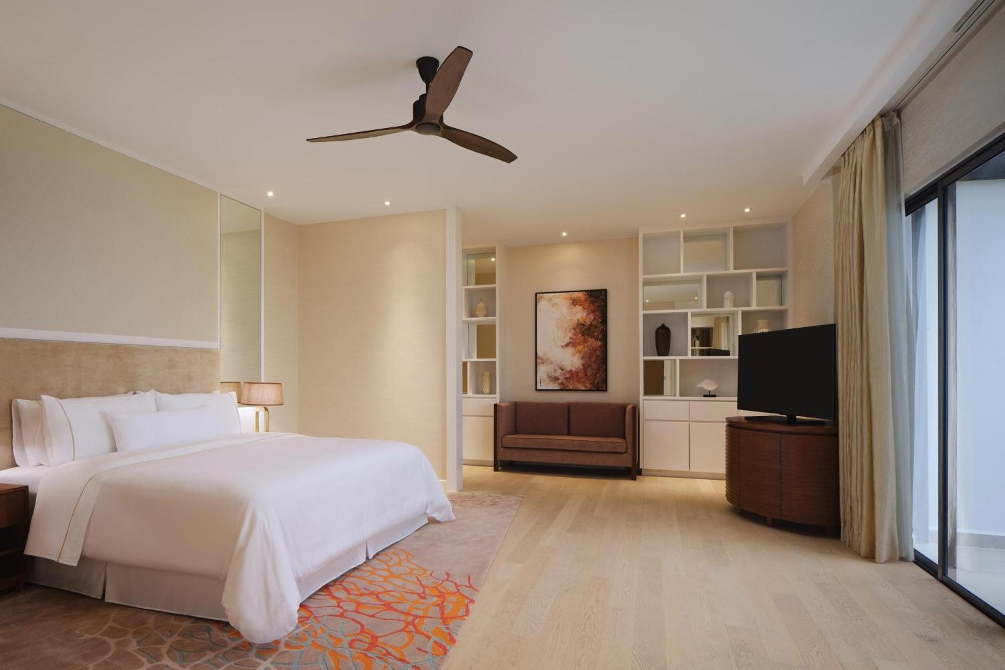 The Westin Desaru Coast Resort Экстерьер фото A bedroom at the hotel