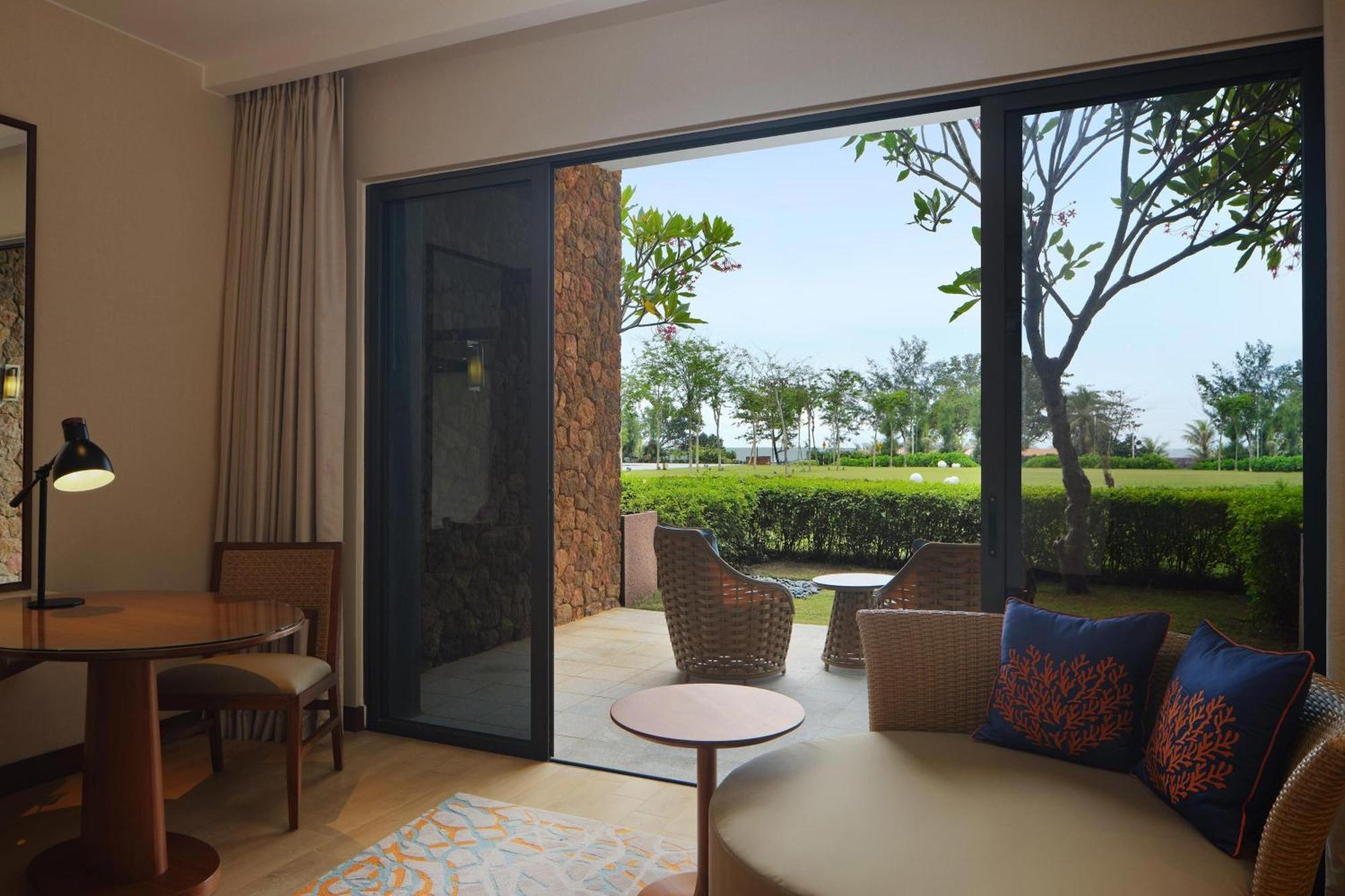 The Westin Desaru Coast Resort Экстерьер фото Deluxe Room with private balcony