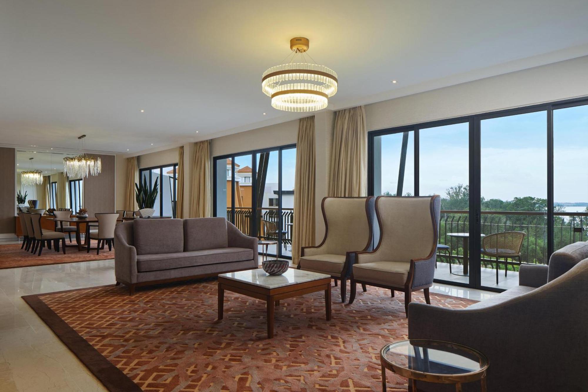 The Westin Desaru Coast Resort Экстерьер фото A living room in a suite at the Westin Kuala Lumpur
