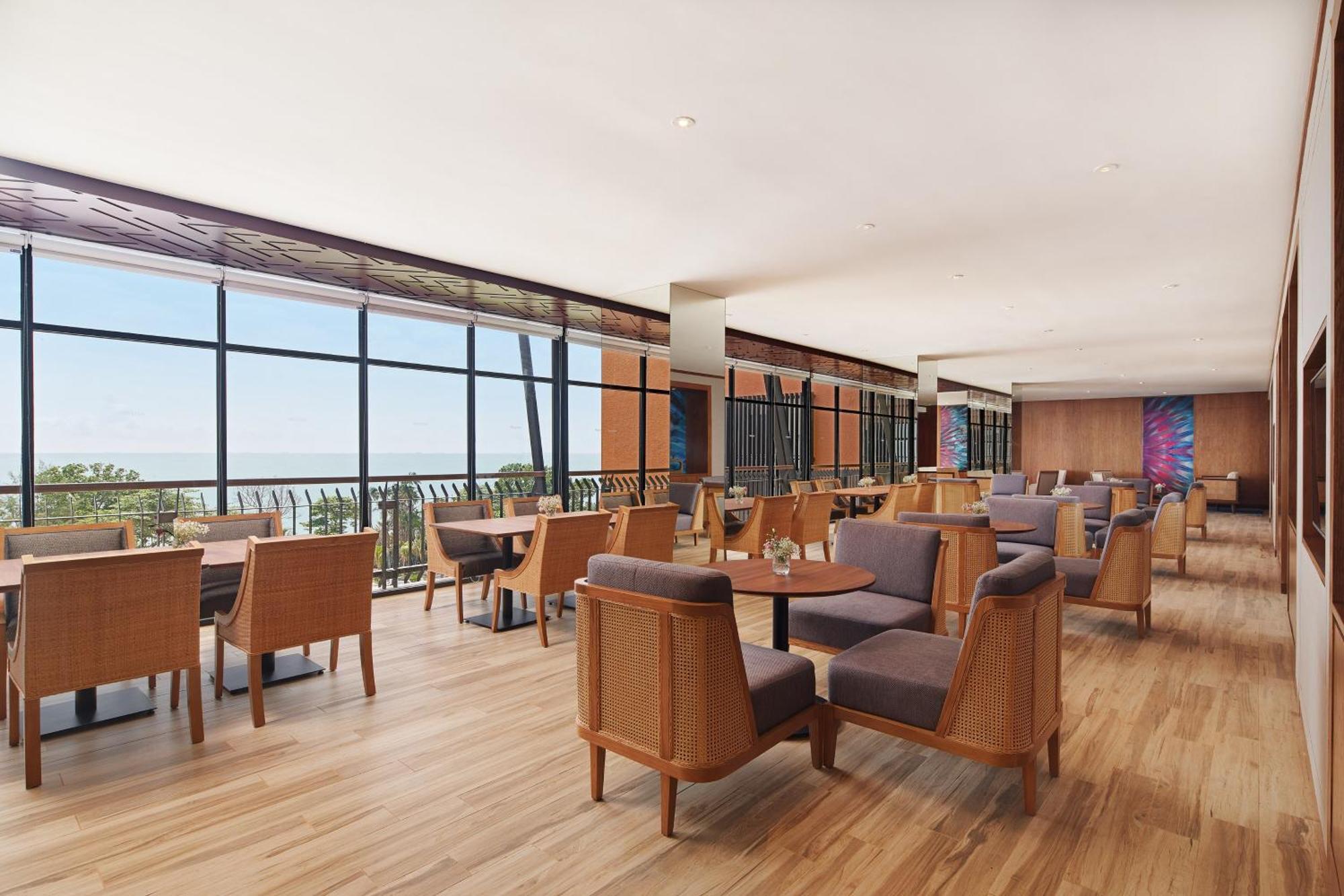 The Westin Desaru Coast Resort Экстерьер фото The Club at KLIA
