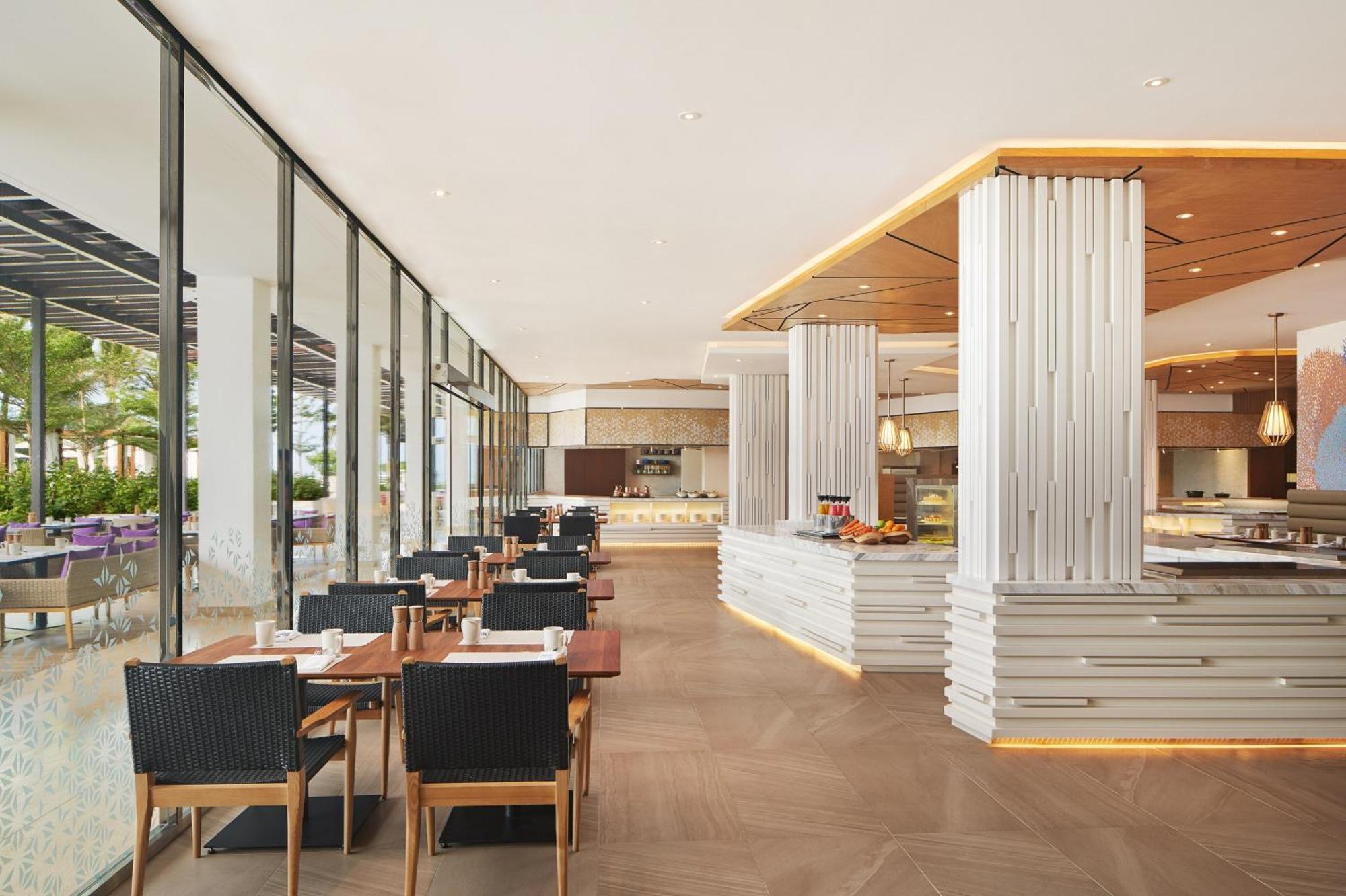 The Westin Desaru Coast Resort Экстерьер фото The restaurant