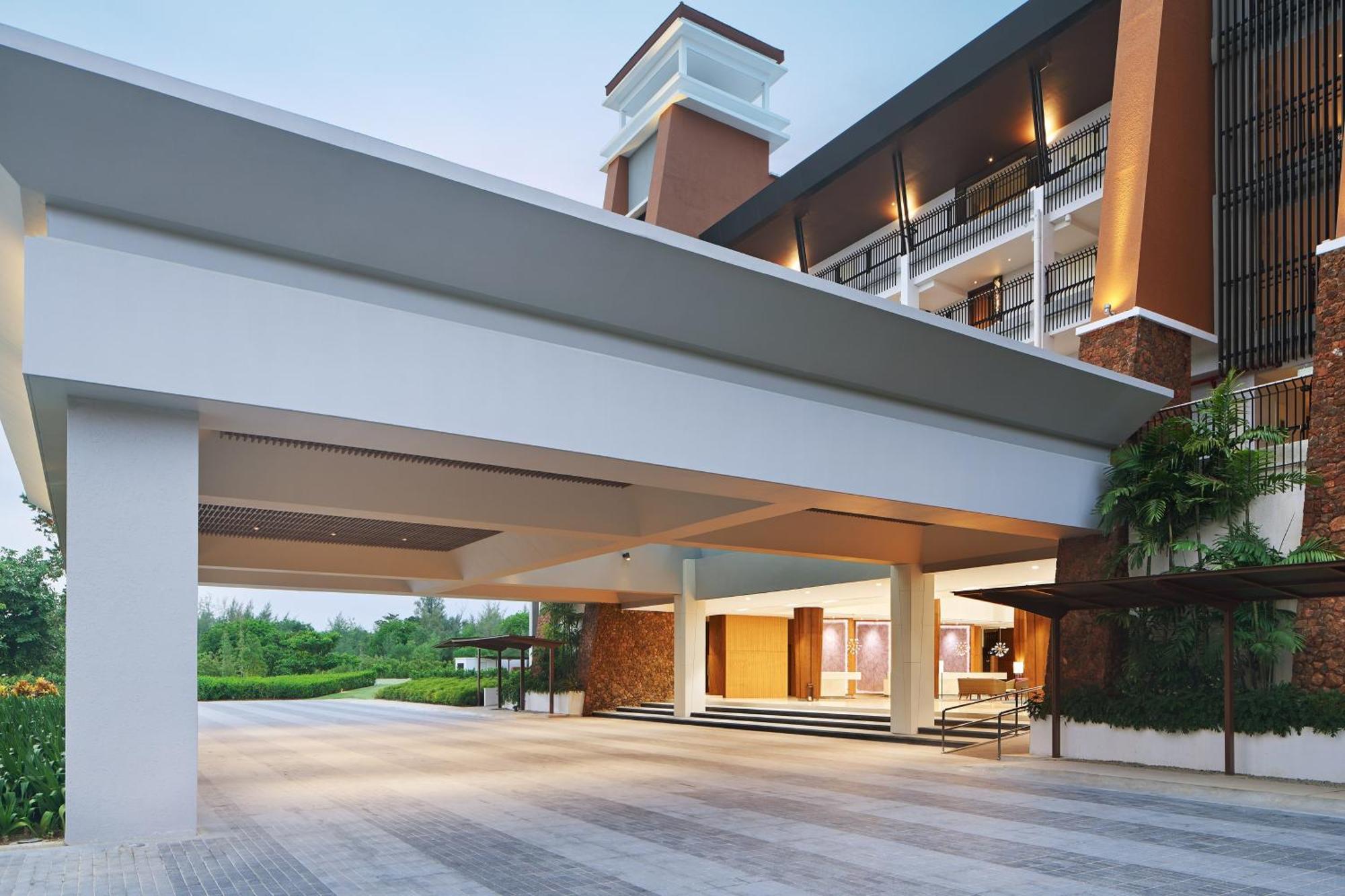 The Westin Desaru Coast Resort Экстерьер фото The hotel's entrance